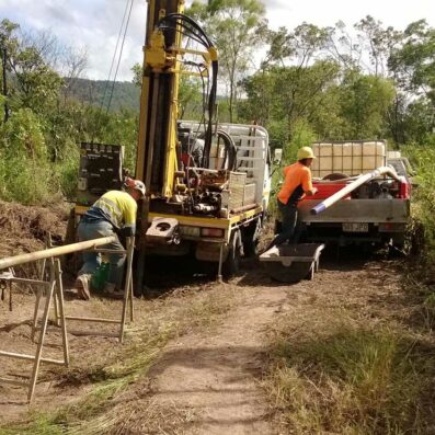ml-and-associates-geotechnical-engineers-drilling-rig-in-progress-and-installation